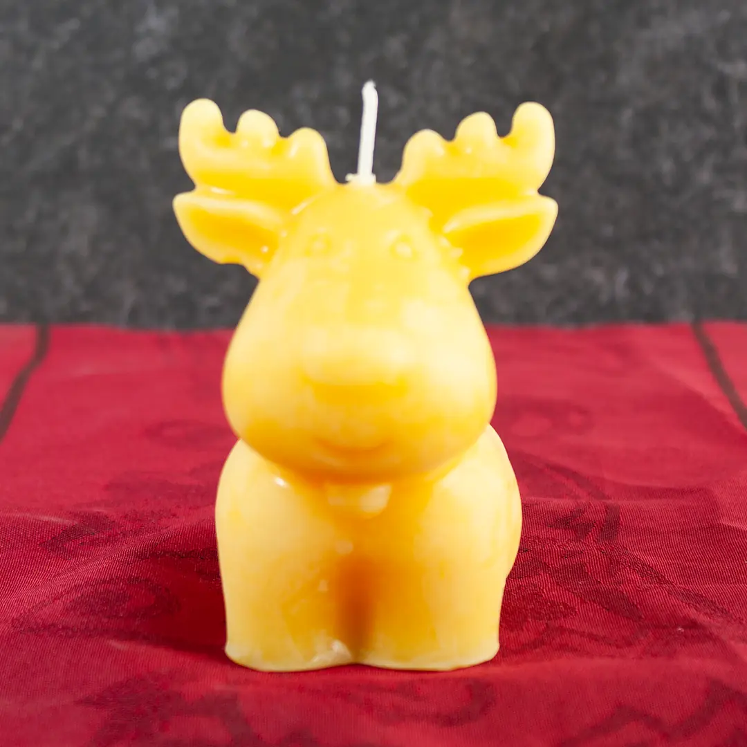 Goldgelbe Bienenwachs-Kerze in Form eines süßen Elches, 8cm Höhe