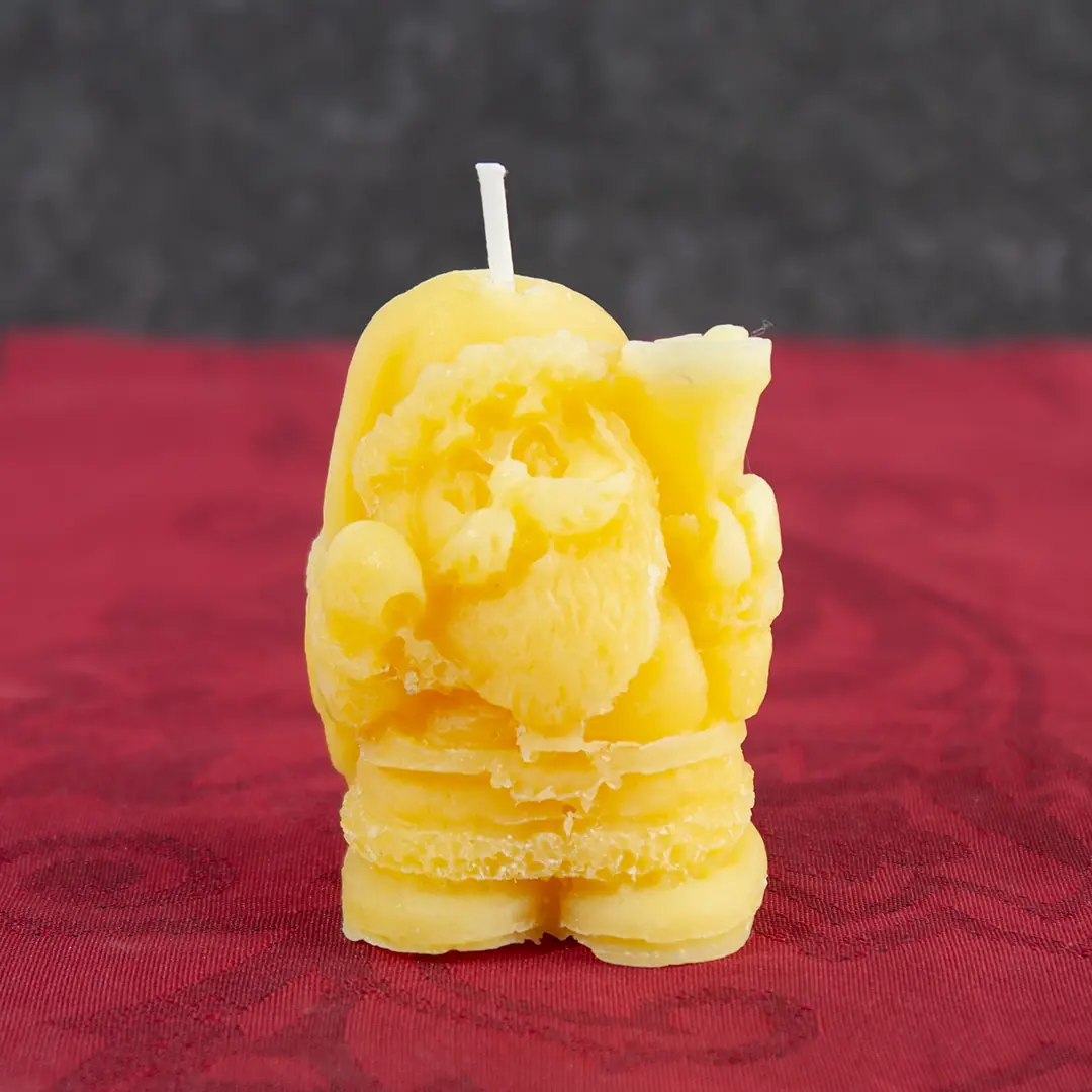 Goldgelbe Bienenwachs-Kerze in Form eines knuffigen Weihnachtsmanns, 5,5cm Höhe